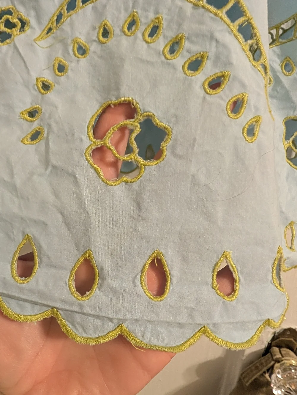 Maeve Anthropologie Blue Eyelet Embroidered Scalloped Hem V-Neck Boho Top 1X - Picture 6 of 6